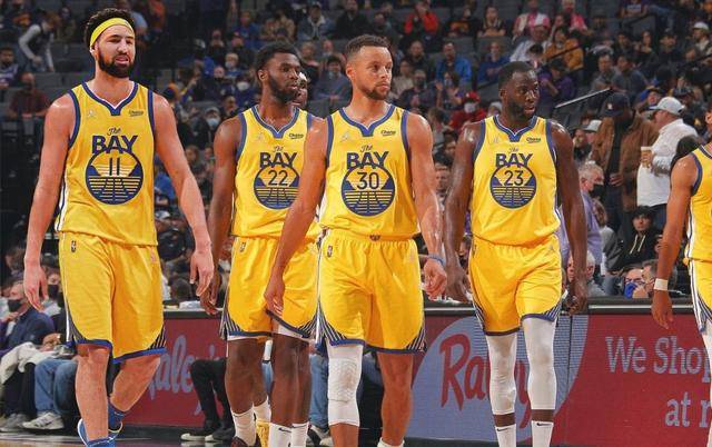 世体：皇马战曼城结果或决定阿隆索未来；多名大牌对他存不满（世体：皇马对曼城的赛果或左右阿隆索去留，多名巨星对其心存不满）